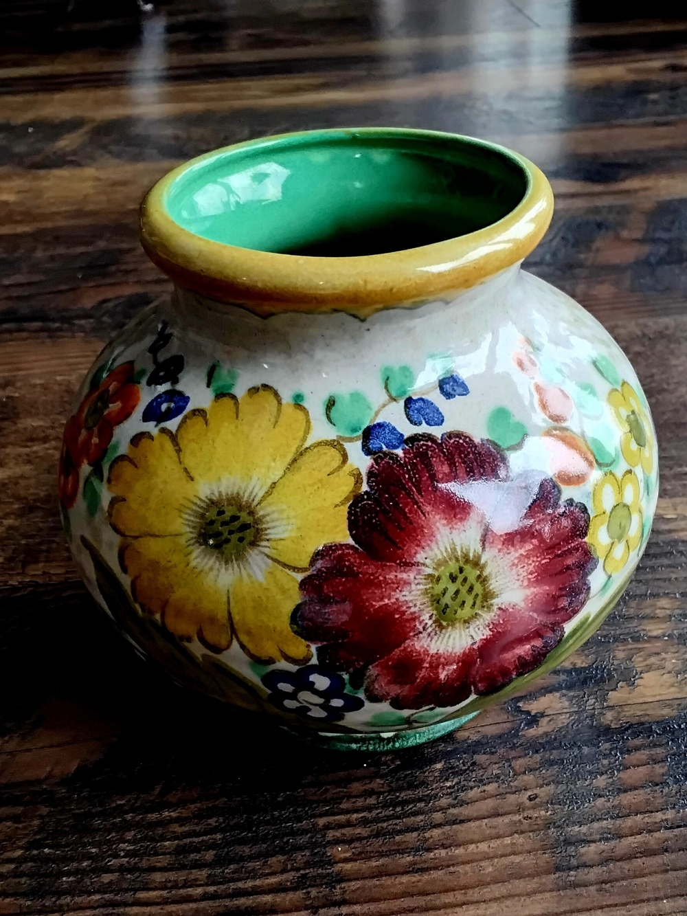 Vtg. Royal Gouda Art Pottery Vase Pot. Signed 2527 Areo. Holland